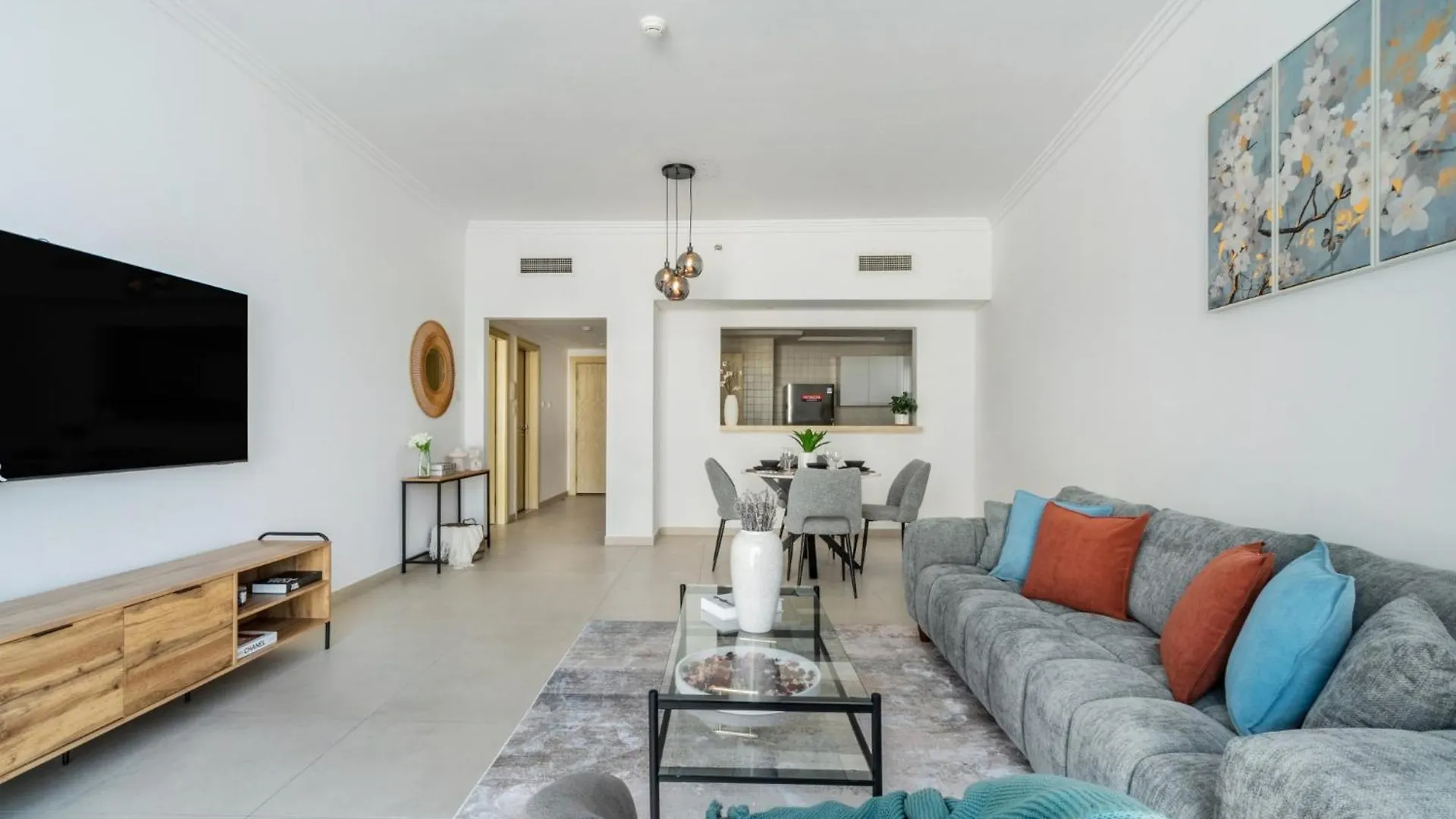 Artistic Retreat In Jbr With Private Beach Access Dubai 0*,  United Arab Emirates