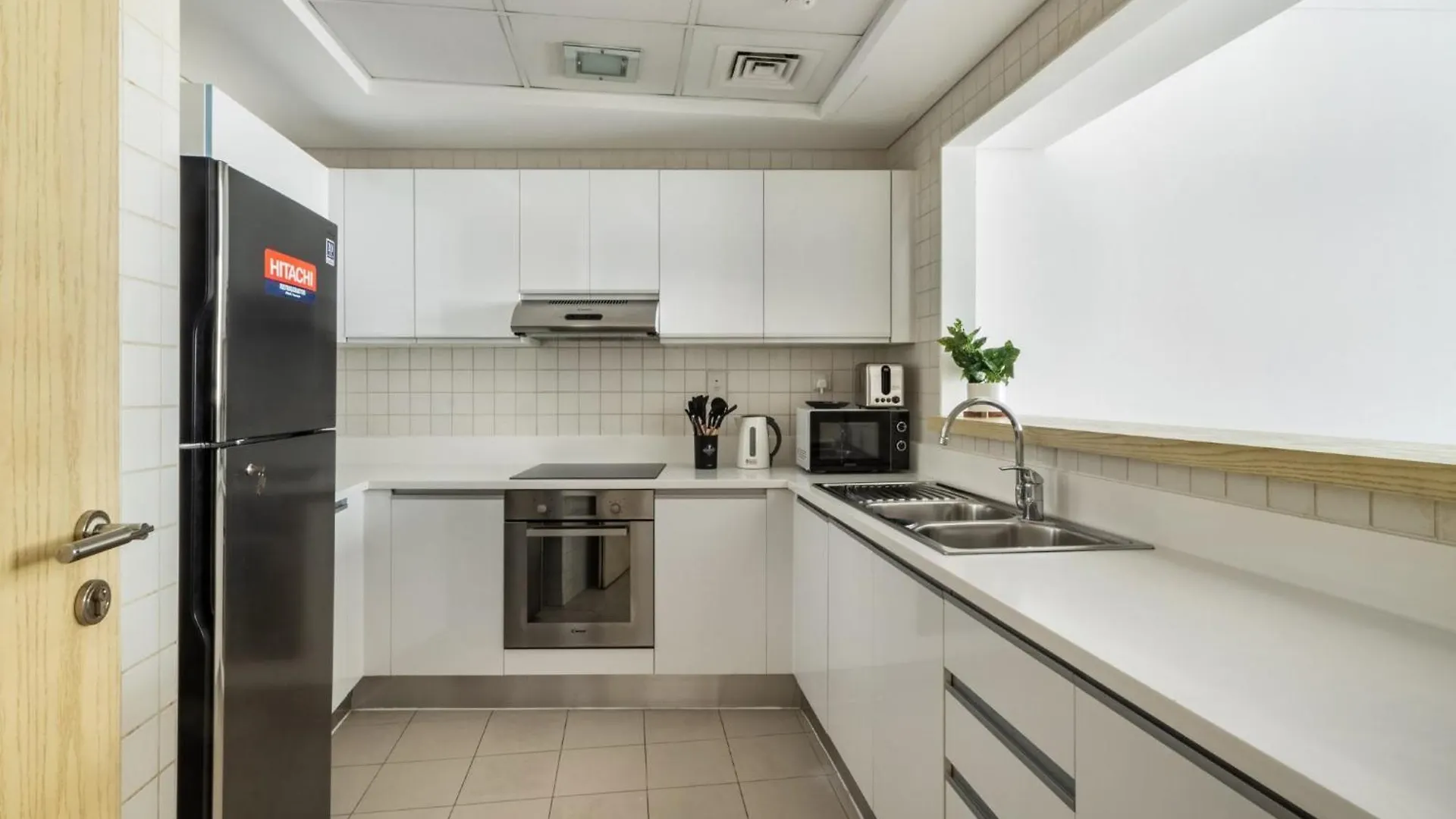 Artistic Retreat In Jbr With Private Beach Access Dubai Apartment