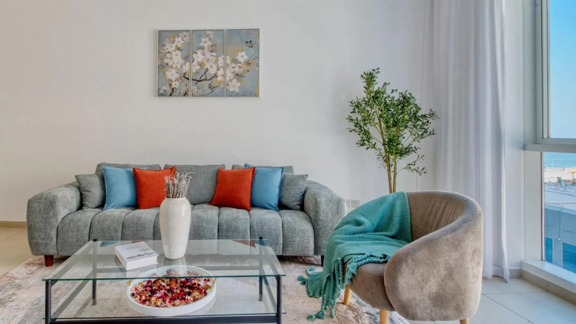 Apartment Artistic Retreat In Jbr With Private Beach Access Dubai